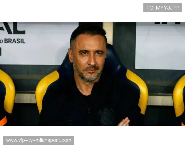 佩雷拉已经从狼队官宣下课，国安未来要是换帅，可以考虑请他，佩雷拉执教国足