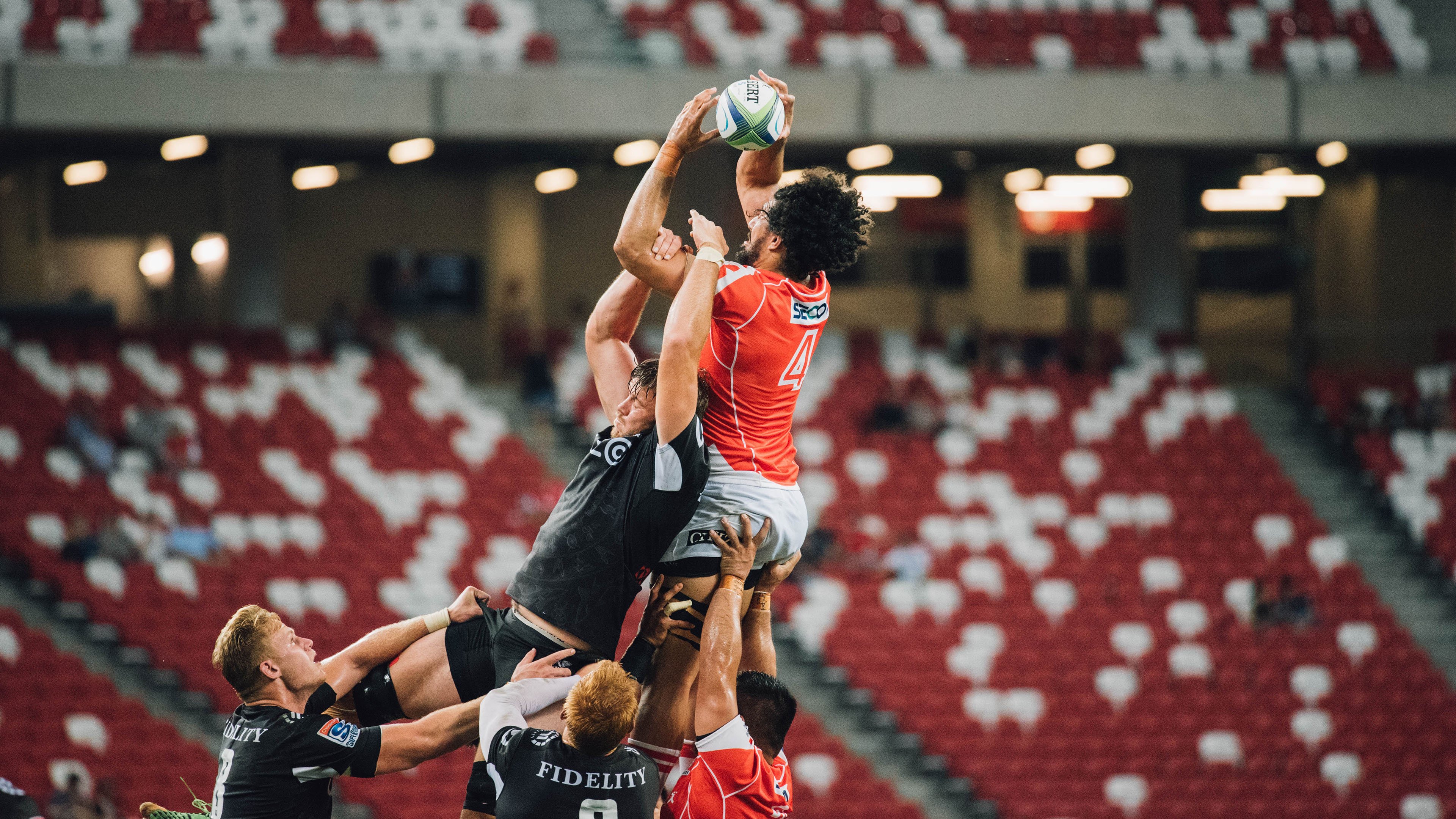 “马丁·高尔西的硬朗防守，推动阿根廷美洲狮队成为冠军有力竞争者”